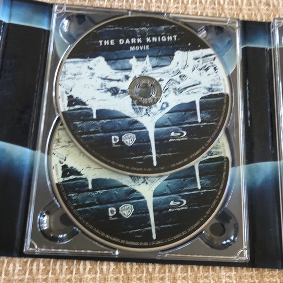The Dark Knight Trilogy 5 DVD boxed collection - Picture 8 of 12